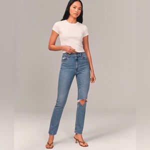 Abercrombie Ultra High Rise 90’s Slim Straight Jean | 26R